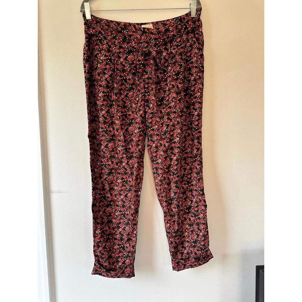 GB Red and Black Floral Ankle Cropped Slacks